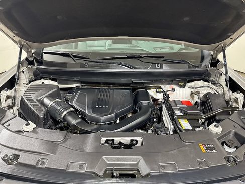 Certified 2026 GMC Acadia AT4 w/ Luxury Package AWD/4WD image 31