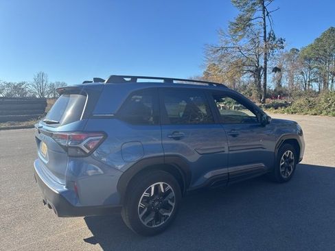 Used 2025 Subaru Forester Premium w/ Convenience Package #1 image 4