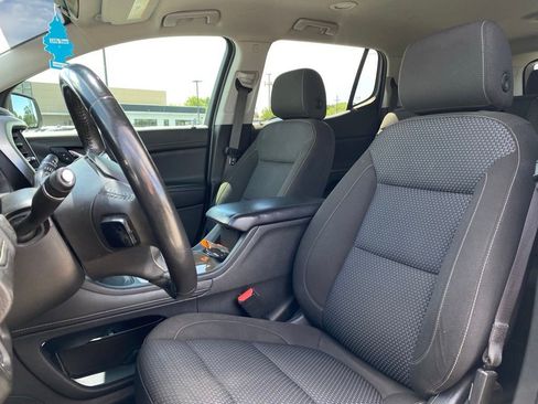 Used 2020 GMC Acadia SLE w/ LPO, Floor Liner Package FWD image 11