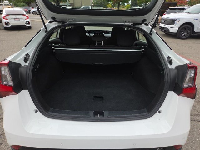 Used 2022 Toyota Prius LE FWD image 11
