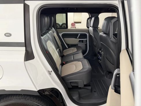 Used 2023 Land Rover Defender 130 X-Dynamic SE AWD/4WD image 38
