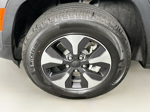 Used 2024 Jeep Grand Cherokee Limited 4xe AWD/4WD image 11