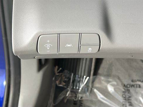 Used 2023 Hyundai Elantra SEL w/ Convenience Package FWD image 10