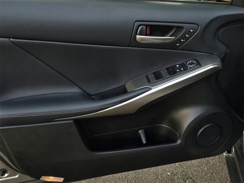 Used 2018 Lexus IS 300 300 image 13