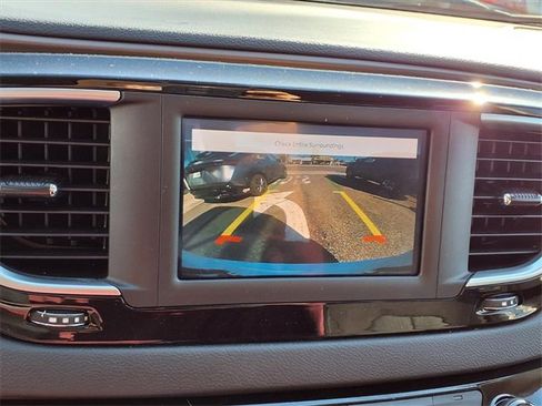 Used 2022 Chrysler Voyager LX image 6