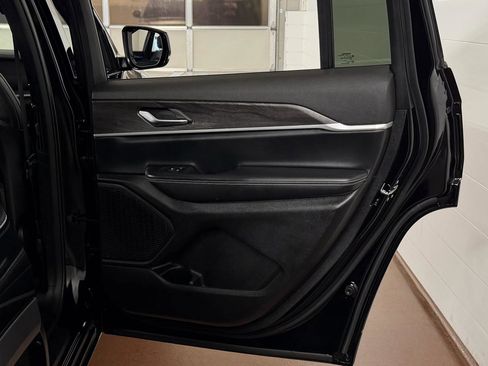 Used 2025 Jeep Grand Cherokee L Limited w/ Black Appearance Package image 41