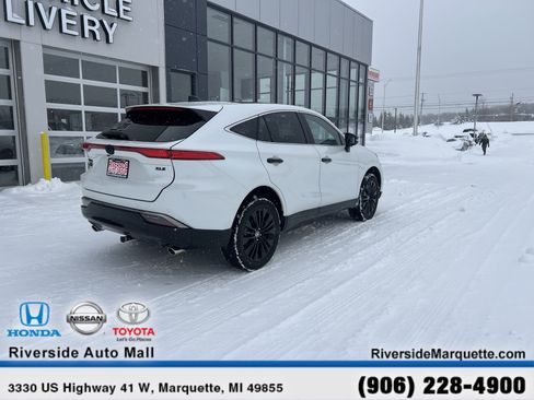 Used 2024 Toyota Venza Nightshade image 9