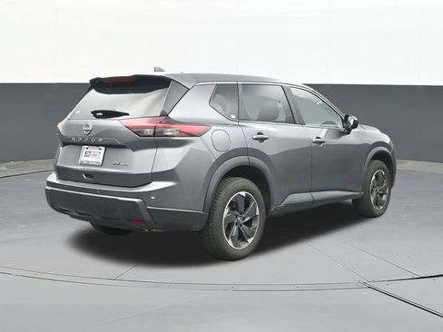 Used 2024 Nissan Rogue SV AWD/4WD image 13