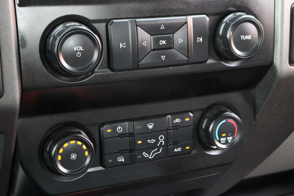Used 2020 Ford F550 4x4 Regular Cab Super Duty image 32