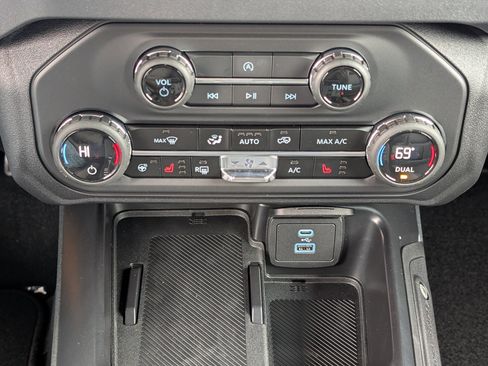 New 2025 Ford Bronco Outer Banks image 24