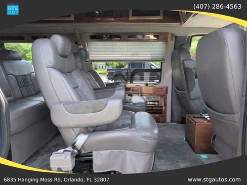 Used 2003 GMC Savana 3500 RWD image 16