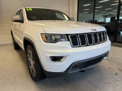 Used 2019 Jeep Grand Cherokee Limited image 36