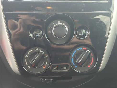 Used 2018 Nissan Versa SV w/ SV Special Edition Package image 17