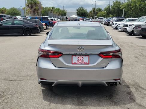 Used 2024 Toyota Camry SE w/ Convenience Package FWD image 5