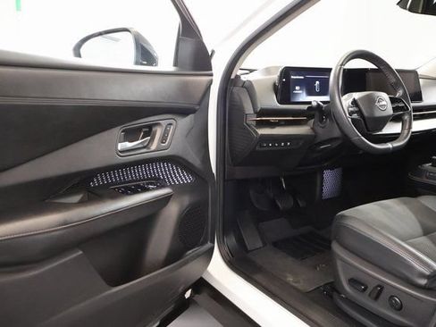 Used 2024 Nissan Ariya FWD image 8