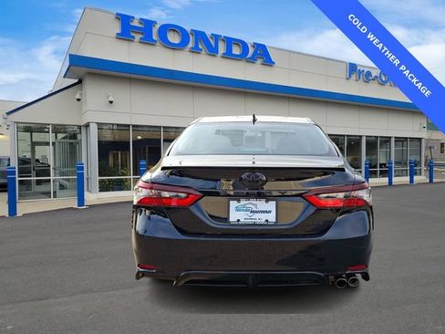 Used 2024 Toyota Camry SE w/ Cold Weather Package FWD image 5