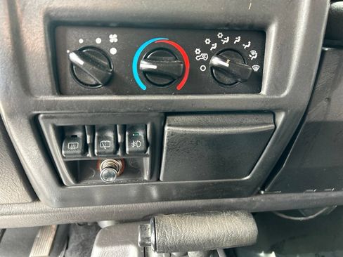 Used 2000 Jeep Wrangler Sport AWD/4WD image 16