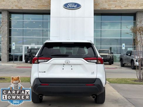 Used 2025 Toyota RAV4 LE AWD/4WD image 19