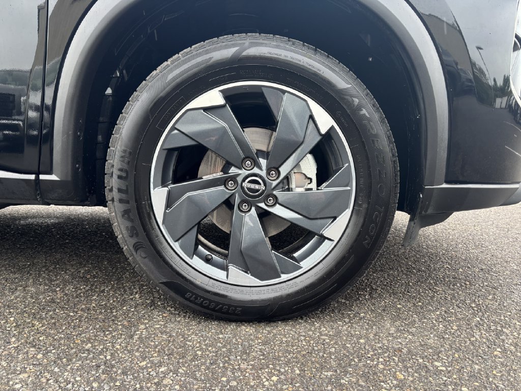 Used 2025 Nissan Rogue SV AWD/4WD image 9