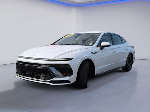 Used 2025 Hyundai Sonata SEL FWD image 11