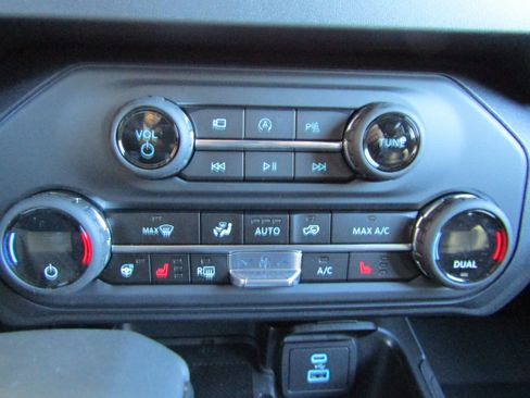 New 2025 Ford Bronco Outer Banks image 27