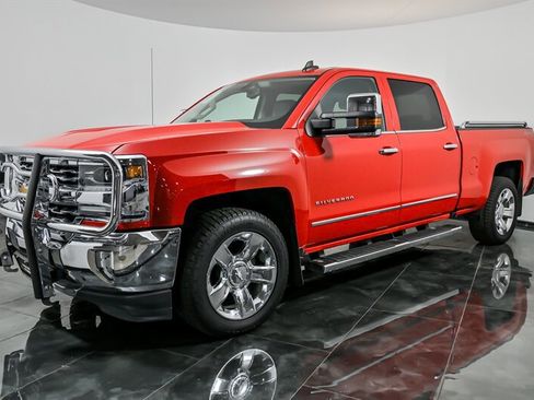 Used 2017 Chevrolet Silverado 1500 LTZ w/ Max Trailering Package image 5