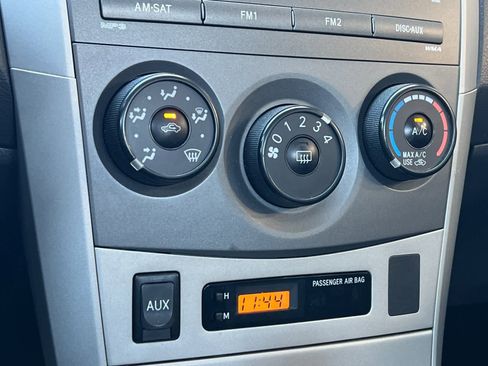 Used 2010 Toyota Corolla S image 19