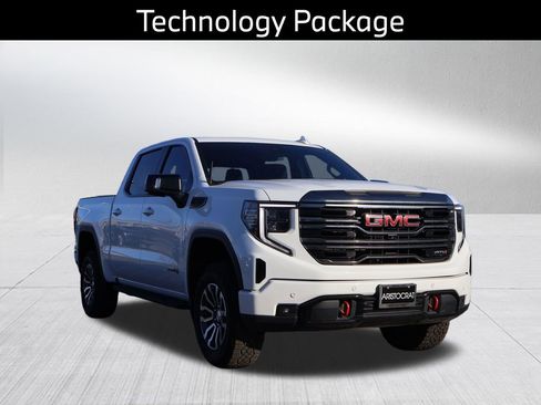 Used 2023 GMC Sierra 1500 AT4 w/ AT4 Premium Package AWD/4WD image 4