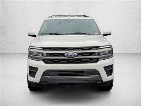 Used 2024 Ford Expedition Max XLT RWD image 2