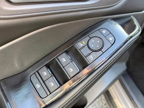 Used 2025 Nissan Rogue SV image 22