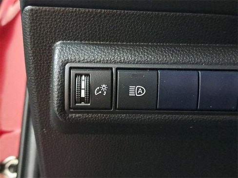 Used 2022 Toyota Corolla LE image 23