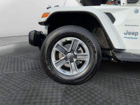 Used 2022 Jeep Wrangler Unlimited Sahara w/ Cold Weather Group image 14