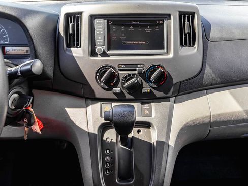 Used 2020 Nissan NV200 SV FWD image 19