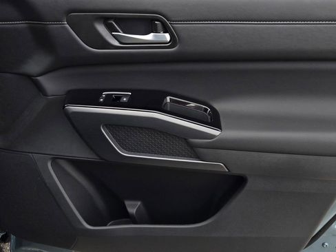 New 2026 Nissan Pathfinder SL image 8