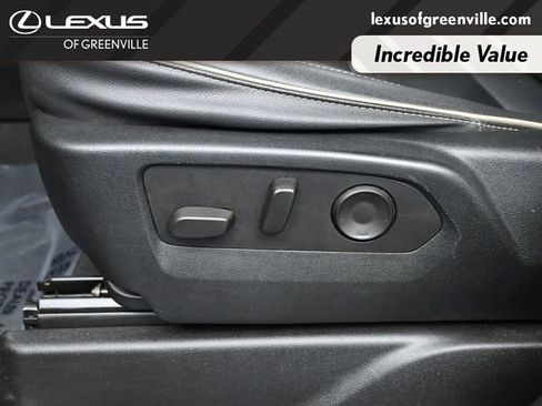 Used 2023 Chevrolet Suburban Premier image 24