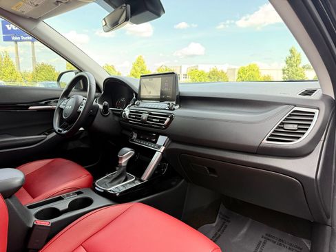 Used 2023 Kia Seltos SX w/ SX Sunroof Package AWD/4WD image 27