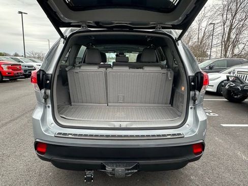 Used 2019 Toyota Highlander XLE image 14