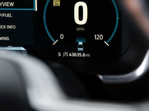 Used 2021 Ford F150 Limited image 21