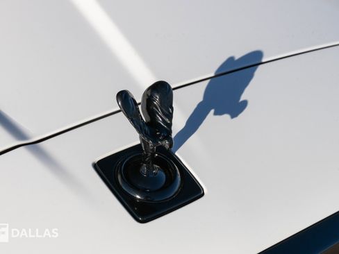 Used 2022 Rolls-Royce Cullinan image 3