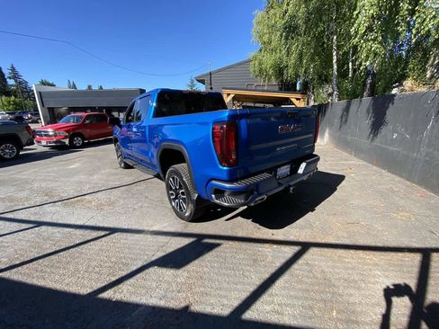 Used 2022 GMC Sierra 1500 AT4 w/ AT4 Premium Package AWD/4WD image 4