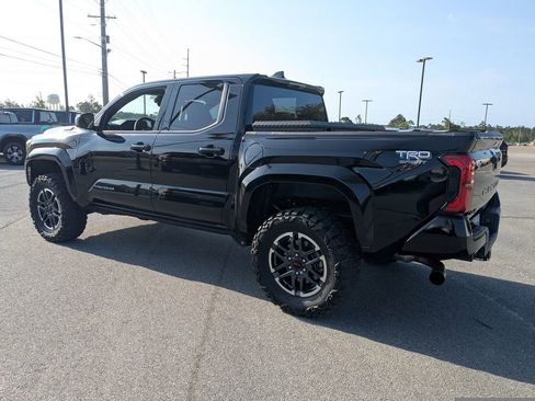 Used 2025 Toyota Tacoma TRD Sport image 6