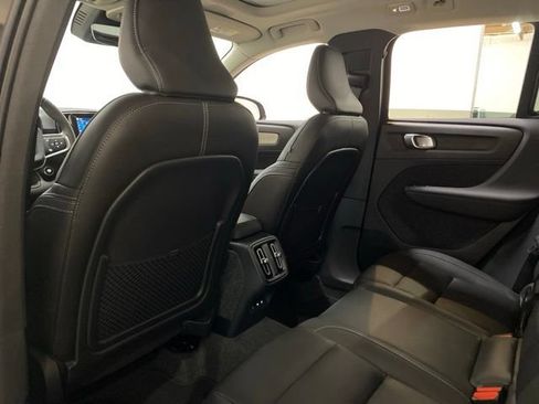 Used 2025 Volvo XC40 B5 Core AWD/4WD image 21