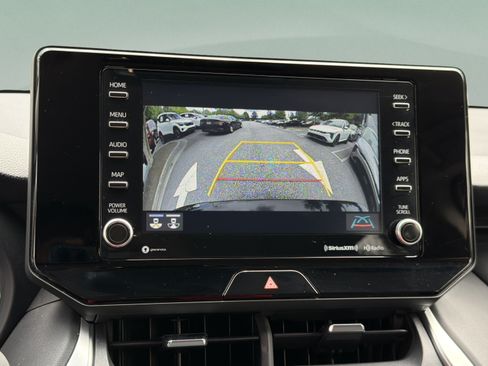 Used 2022 Toyota Venza LE AWD/4WD image 8