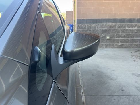 Used 2022 Nissan Leaf SV image 12