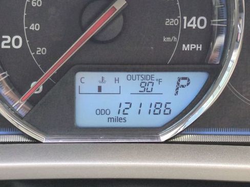 Used 2013 Toyota RAV4 Limited FWD image 32