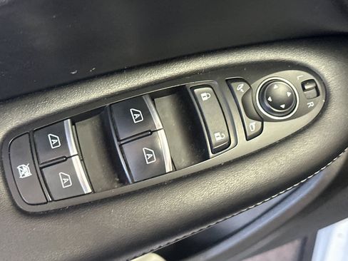 Used 2023 INFINITI QX50 Luxe FWD image 14