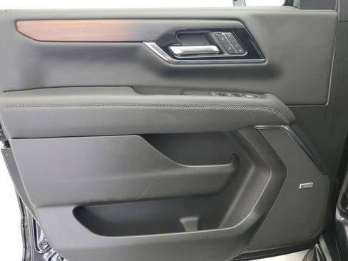 Used 2025 GMC Yukon XL Denali AWD/4WD image 21