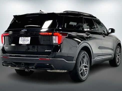 Used 2025 Ford Explorer ST-Line w/ ST-Line Street Pack image 7
