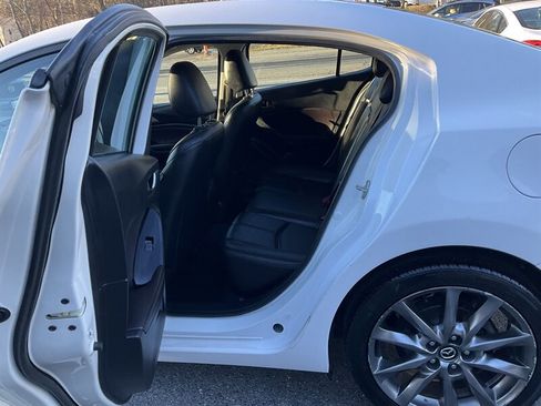 Used 2018 MAZDA MAZDA3 Touring image 11