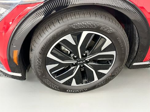 Used 2024 Kia EV6 Wind w/ Wind Technology Package AWD/4WD image 11
